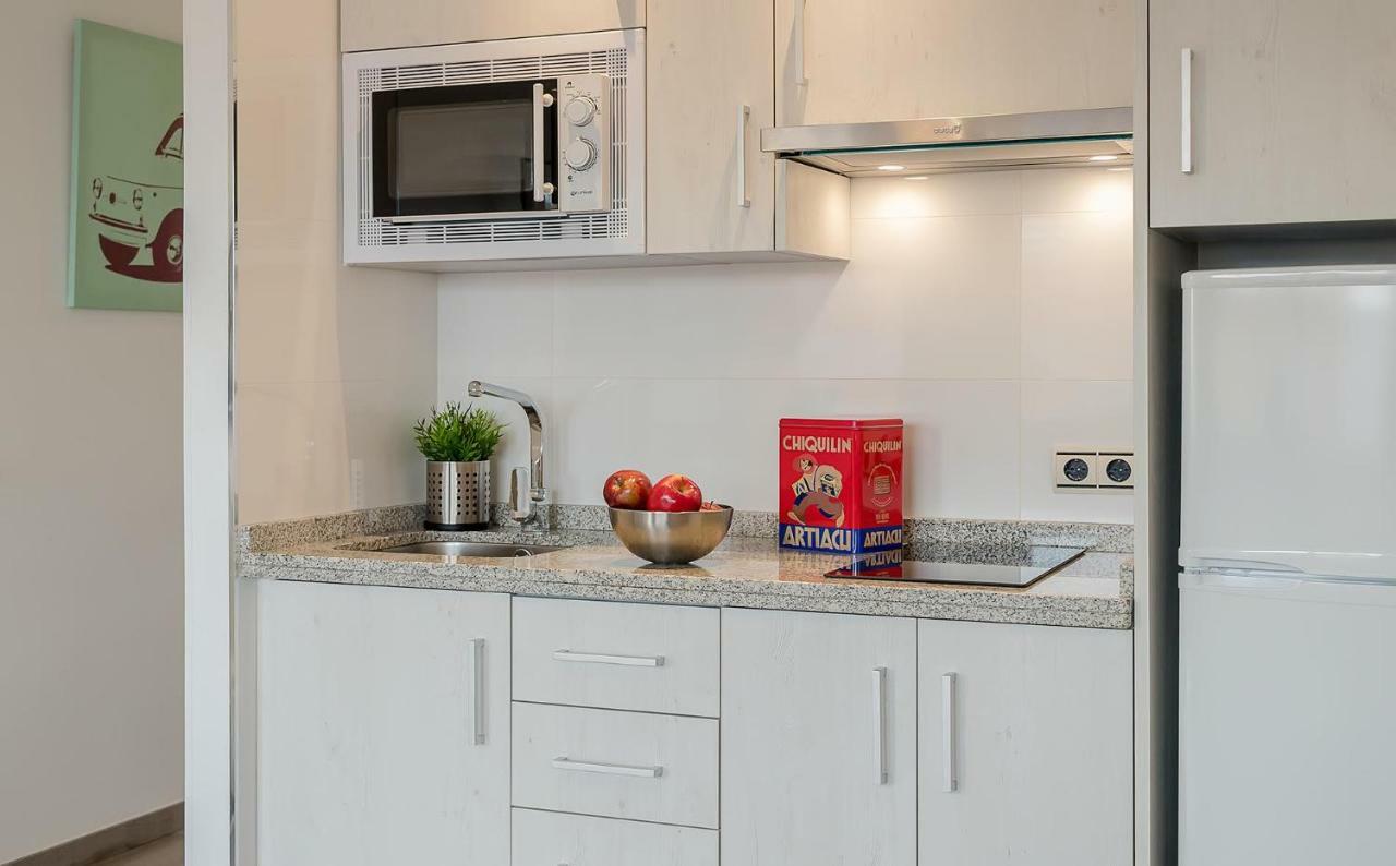 Apartamento Los Tres Soles Malaga Exterior photo