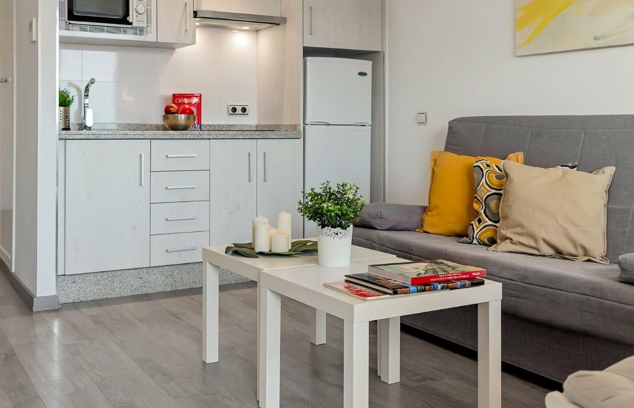 Apartamento Los Tres Soles Malaga Exterior photo
