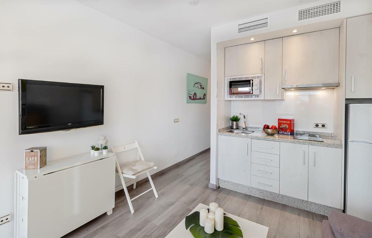 Apartamento Los Tres Soles Malaga Exterior photo