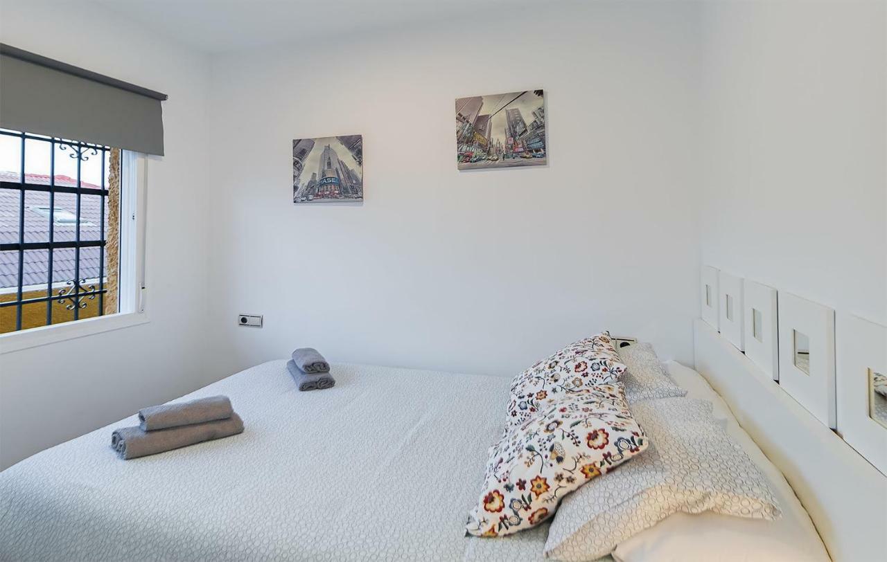 Apartamento Los Tres Soles Malaga Exterior photo