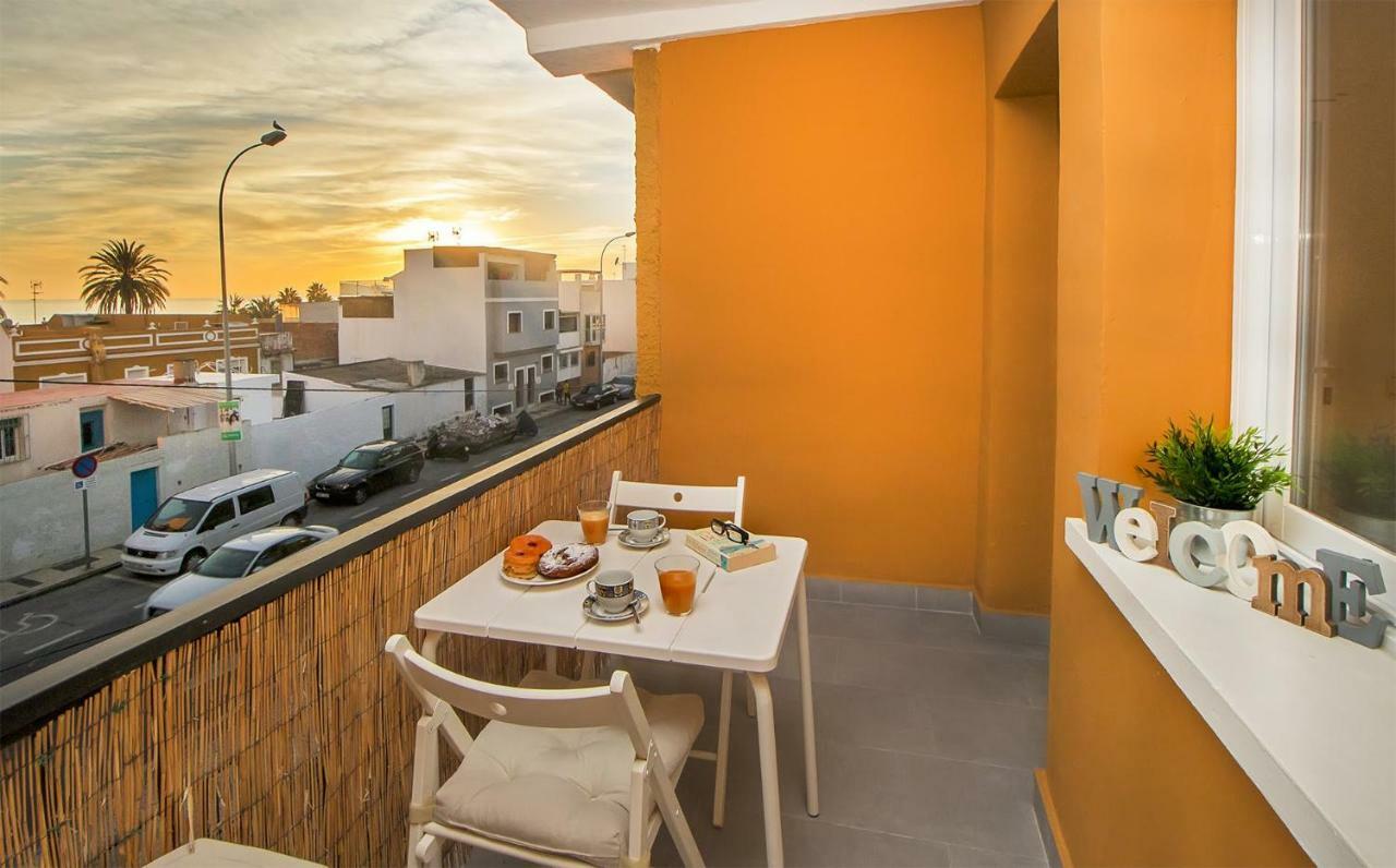 Apartamento Los Tres Soles Malaga Exterior photo